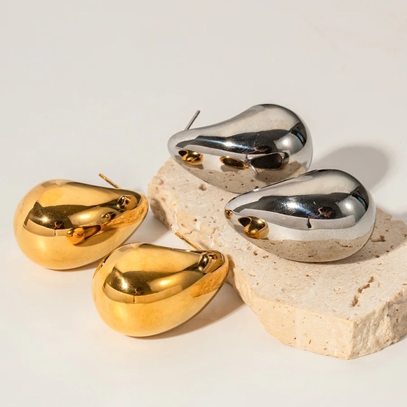 White Gold Plated Teardrop Earrings - Picture 3 of 7